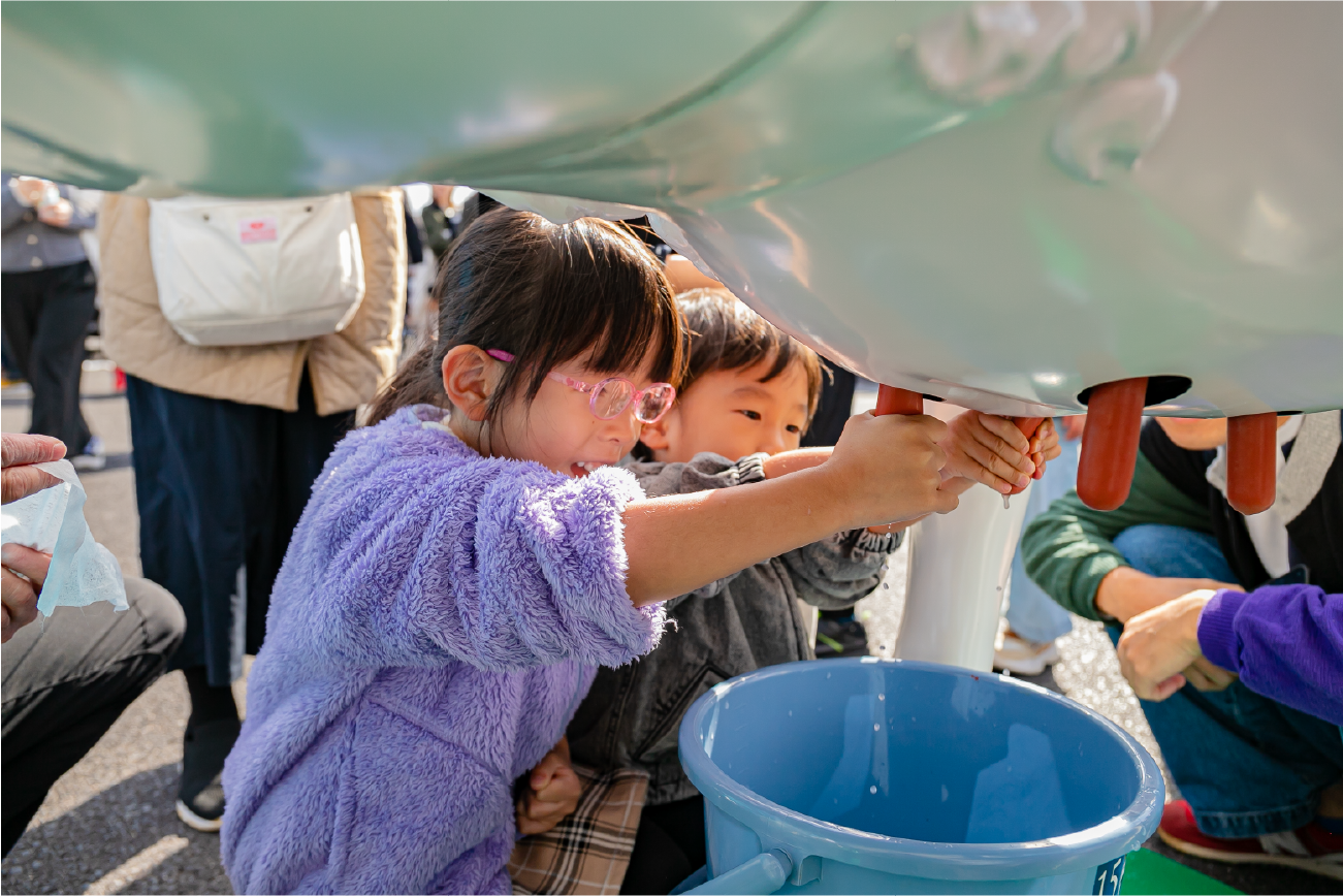 島根県産牛乳体験ブースの様子